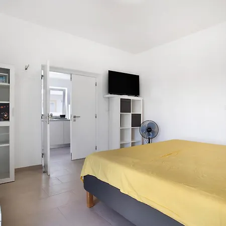 Calma House